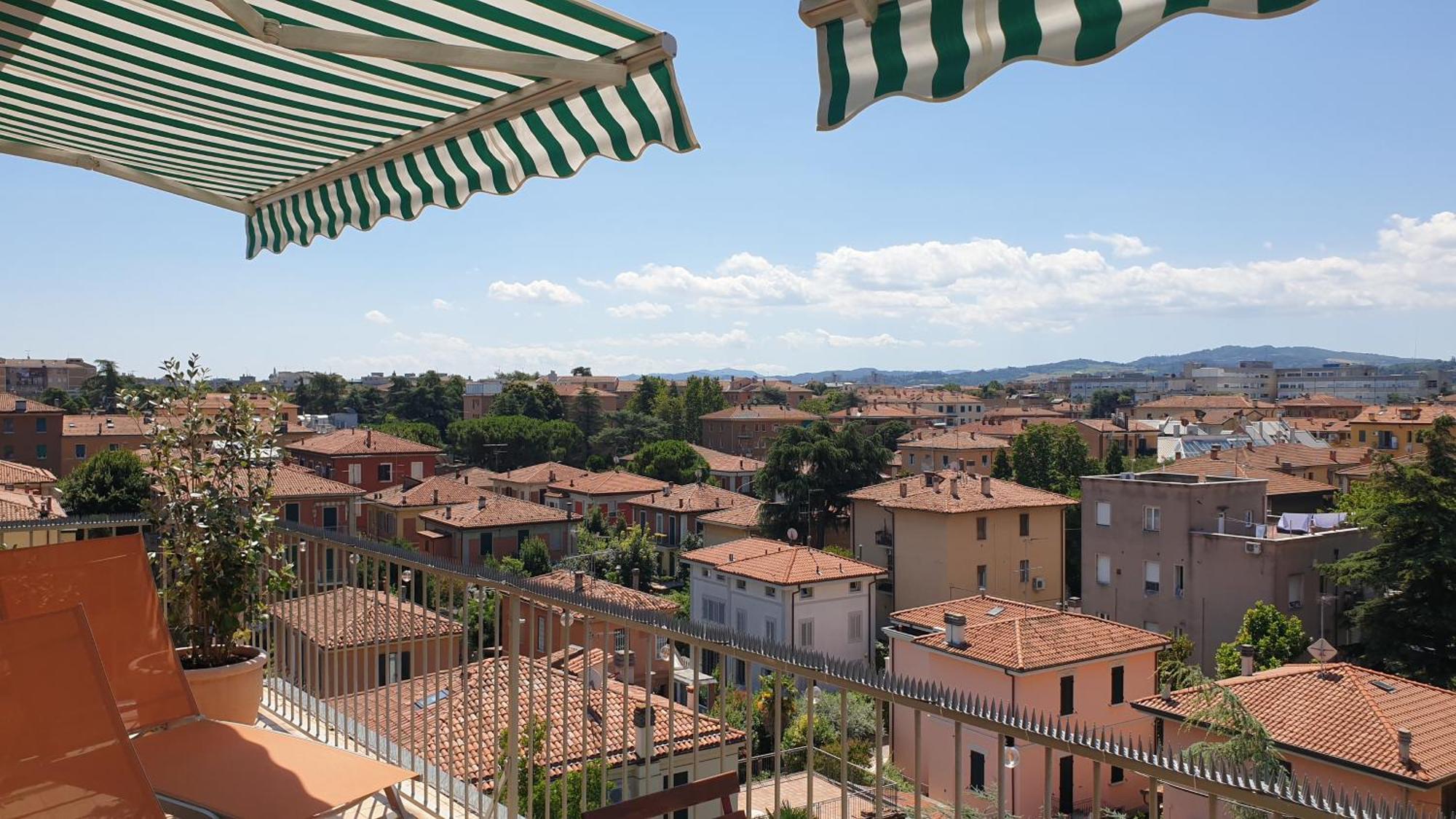 Bellavista Panoramic Terrace Appartamento Con Terrazza Zona Sant Orsola Bologna Luaran gambar